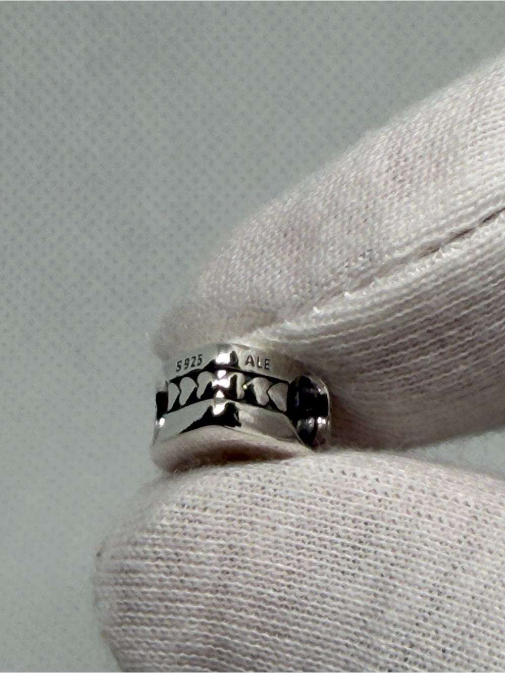 Pandora 792015 - Engravable Heart Locket - Picture 3 of 6